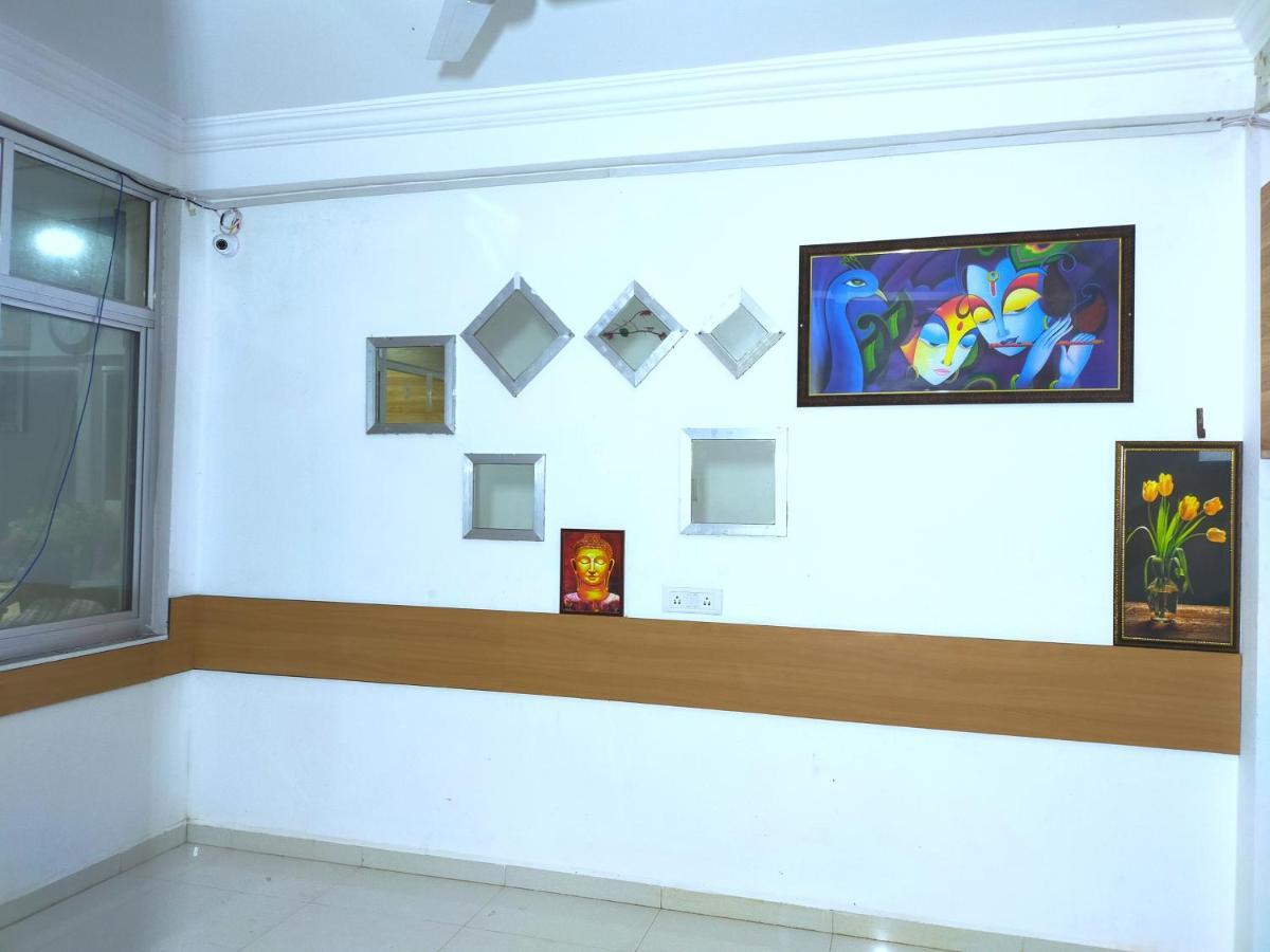 Hotel Parth Sitapur Muafi 외부 사진