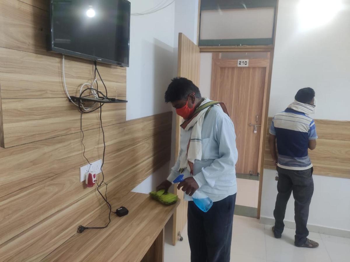 Hotel Parth Sitapur Muafi 외부 사진